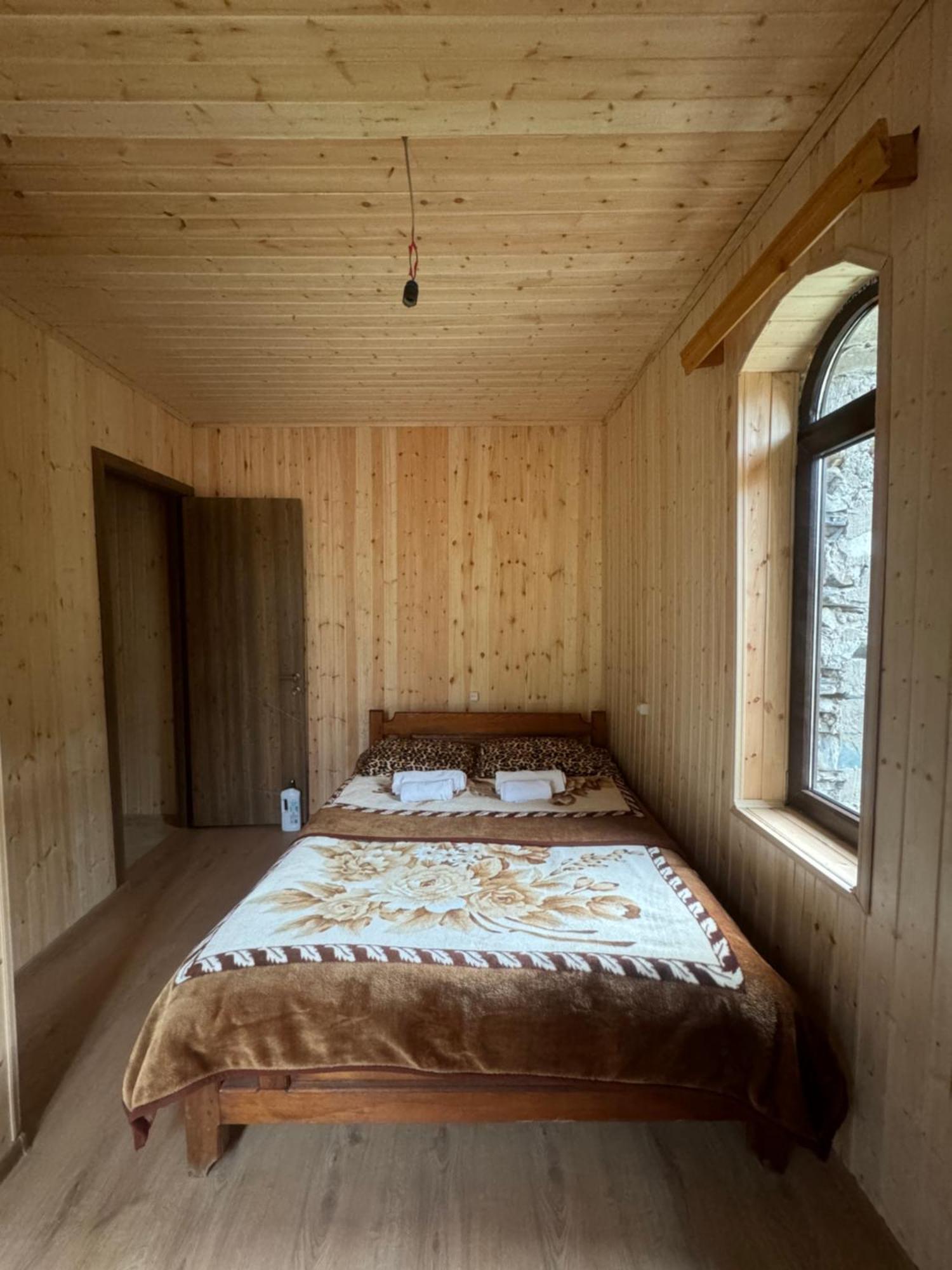 Chazhashi Guesthouse Ушґулі Екстер'єр фото