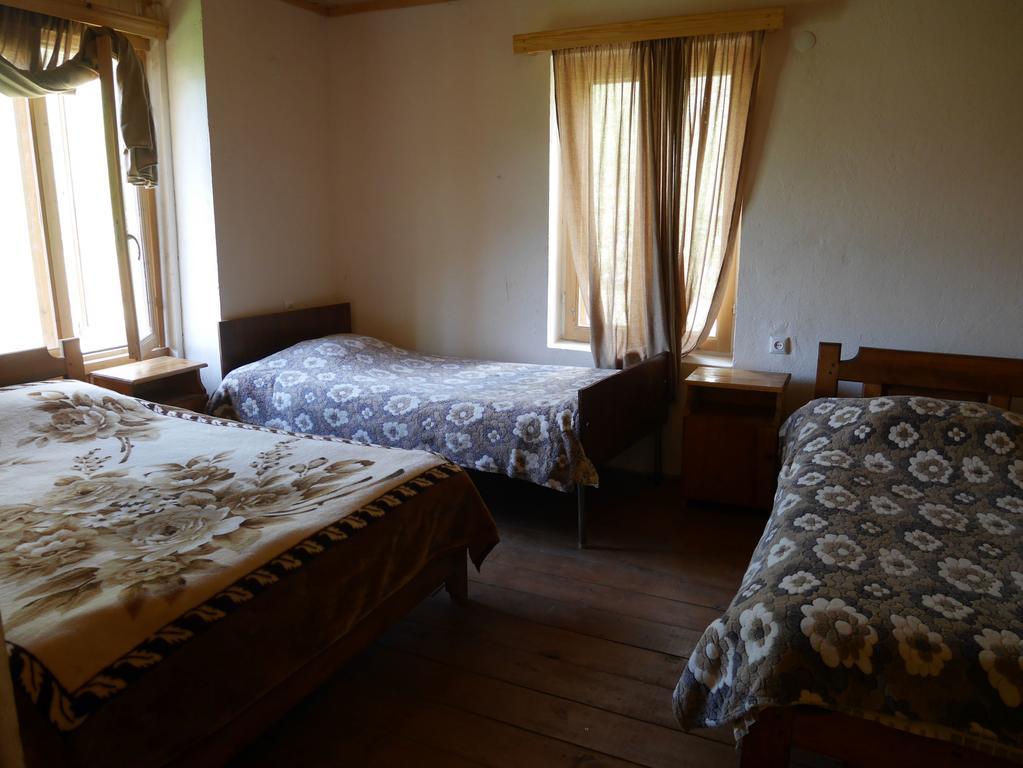 Chazhashi Guesthouse Ушґулі Екстер'єр фото