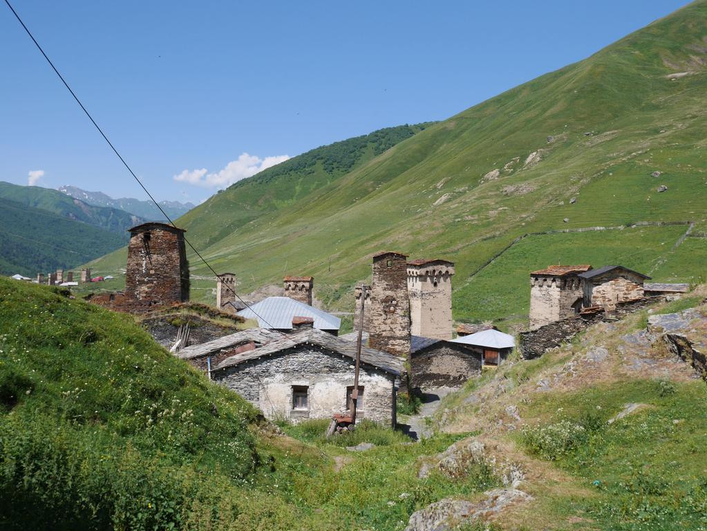 Chazhashi Guesthouse Ушґулі Екстер'єр фото