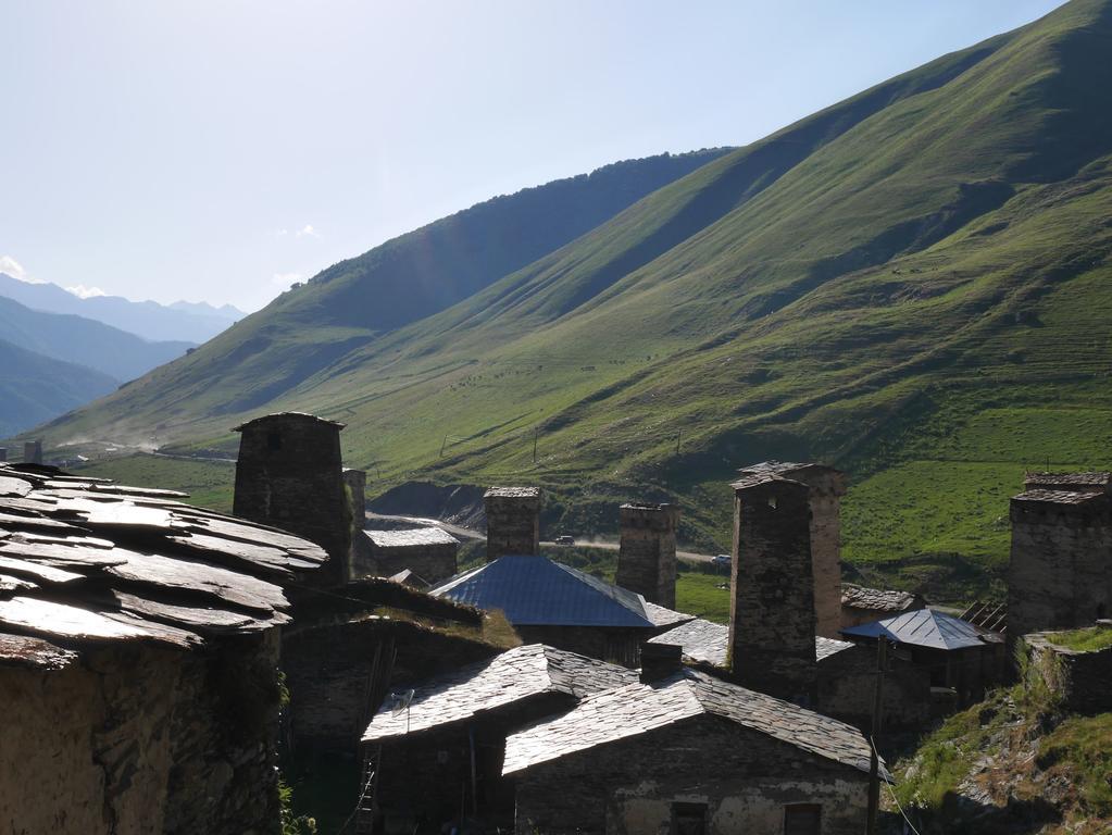 Chazhashi Guesthouse Ушґулі Екстер'єр фото