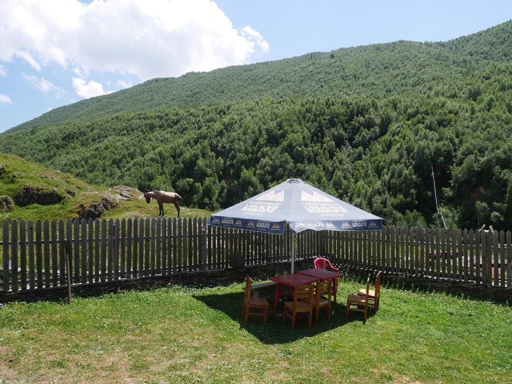 Chazhashi Guesthouse Ушґулі Екстер'єр фото